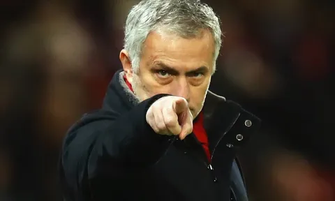 Quá tam ba bận, Mourinho chỉ đạo M.U dốc toàn lực chiêu mộ sao Arsenal