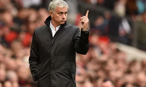Mourinho coi thường các đội chơi "ba hậu vệ"