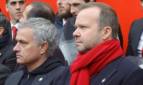 Mourinho dùng 2 từ nói về mối quan hệ với Ed Woodward