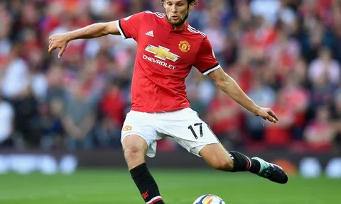 Mourinho giải thích lí do để Daley Blind đá penalty