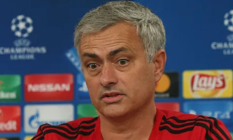 "Mourinho kêu ca, than khóc suốt cả ngày"