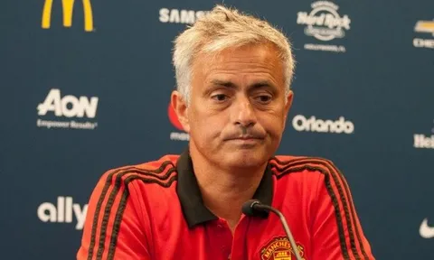 Mourinho gửi thông điệp đến NHM Man Utd sau 'kế hoạch biểu tình'