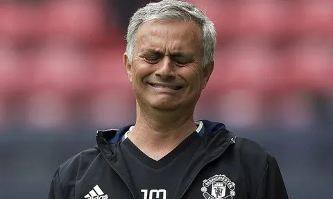 Mourinho "méo mặt" trước cơn bão chấn thương