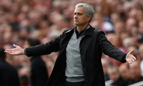 Tiền bạc không làm MU của Mourinho dũng cảm hơn