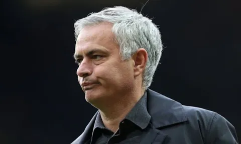 Mourinho nói gì khi mục tiêu của Man Utd chơi quá hay... trong màu áo Wolves
