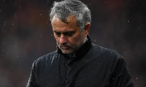 Mourinho nói gì sau thất bại đầu tiên tại giải Ngoại hạng?