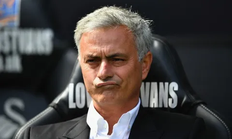 Mourinho ở lại Man Utd: Vì giấc mơ chinh phạt