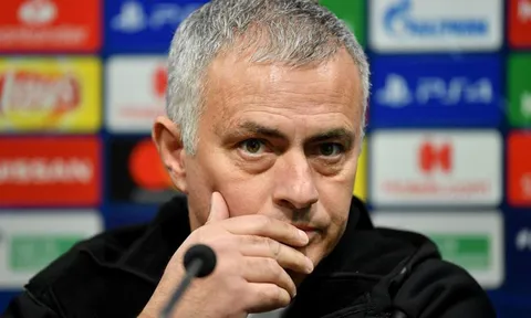 Mourinho phủ nhận hạnh phúc tại Man United