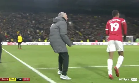 Mourinho phi vào sân mắng Rashford và 6 chuyện hài hước ở NHA vòng 14