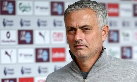 Mourinho: 'Sa thải tôi? Bạn có biết họ phải tốn bao nhiêu tiền không?'
