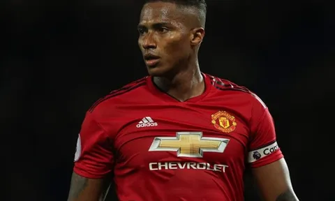 Mourinho thực hiện 8 sự thay đổi, gọi 2 thần đồng đấu Valencia