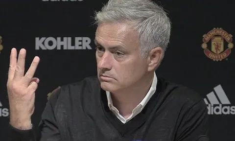 Mourinho: "Tôi đã nhận được 3 lời mời dẫn dắt"