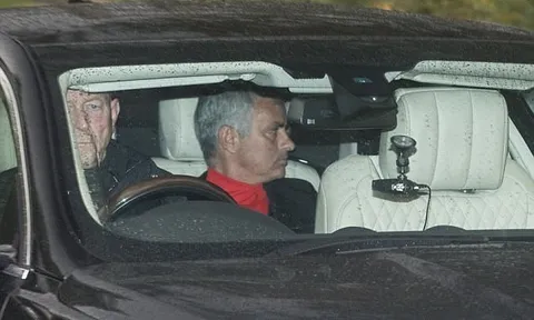 Mourinho trầm ngâm, M.U chờ đụng độ Benfica