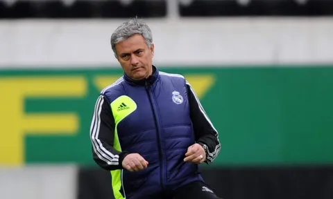 Mourinho trở lại Real, chuyện rợn người ngày Giáng Sinh
