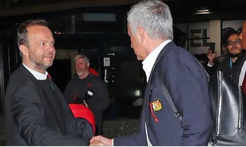 Mourinho và Ed Woodward cùng thống nhất về 1 vấn đề