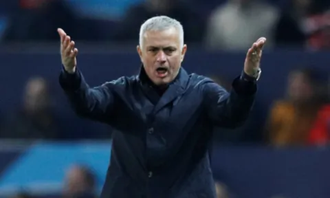 Mourinho yêu cầu Real Madrid "trảm" 5 công thần trước khi trở lại