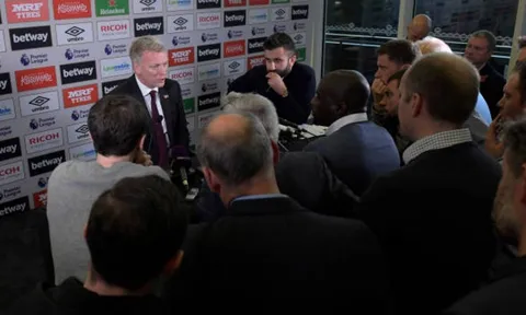Moyes bị truyền thông 'bủa vây' trong buổi họp báo đầu tiên