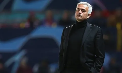 Cầu thủ Man United nổi loạn, HLV Mourinho vô can?
