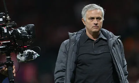 M.U hạ Benfica, Mourinho nói gì?