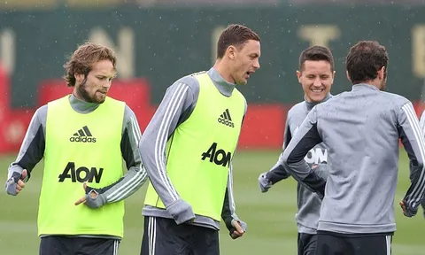 Thủng tuyến giữa, MU sẽ chiến Liverpool ra sao?