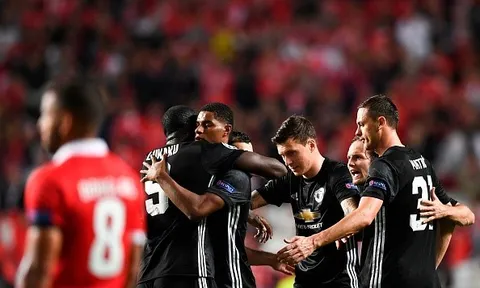 MU mạo hiểm đánh mất bản sắc dưới thời Mourinho