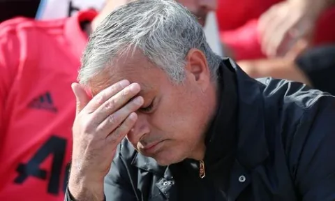 MU sa sút, còn chờ gì mà không sa thải Mourinho?