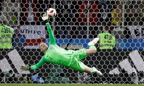 Mục tiêu thay thế De Gea bị người cũ Man Utd chê... quá hiền