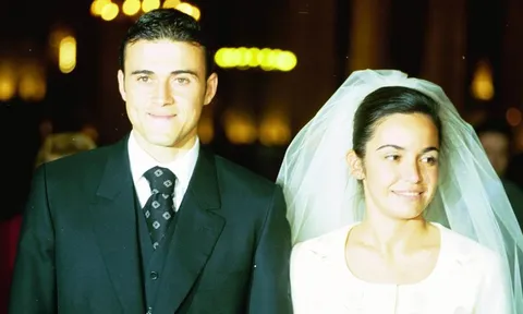 Luis Enrique lần đầu tiên lộ ảnh cưới sau 20 năm