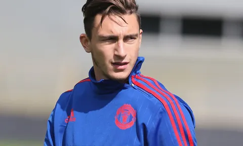 Muốn Darmian, Juve phải 'thỏa mãn' Mourinho 2 điều kiện