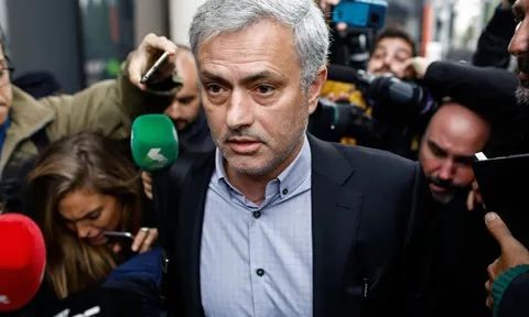 Muốn thành công, M.U hãy cho Mourinho thời gian