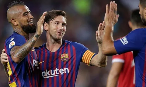 Nhận mưa gạch đá, Valverde vẫn "cứng đầu cứng cổ" làm điều này