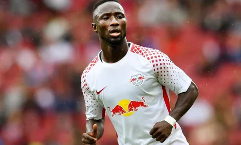 Naby Keita "cân" cả hàng tiền vệ Tunisia