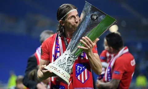 Nâng cấp cánh trái, Man Utd nhắm 'lão tướng' 30 triệu euro