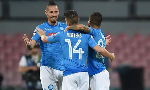 Napoli 3-1 Feyenoord: Tam tấu tỏa sáng rực rỡ