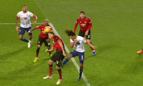 ‘Chúng tôi đã bị trừng phạt bởi Man Utd’