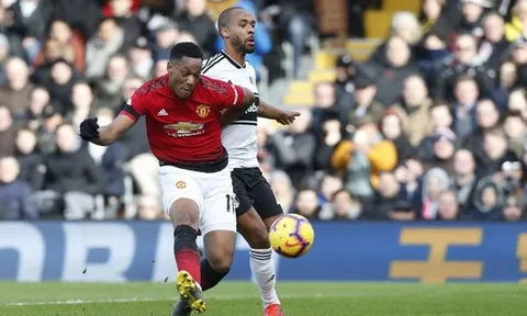Gary Neville: "Ma thuật, không thể tin được! Cậu ấy rực sáng như Ronaldo"