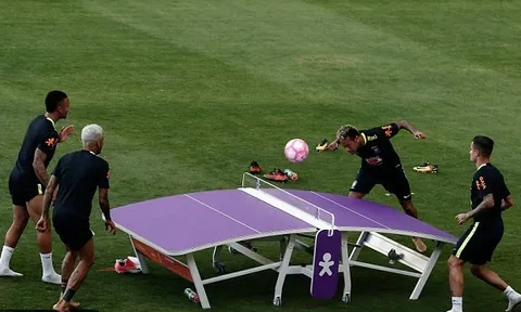 Neymar, Coutinho đọ tài với Alves và Jesus ở môn Teqball
