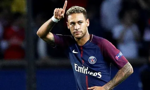 Neymar vẫn quan tâm Barcelona?