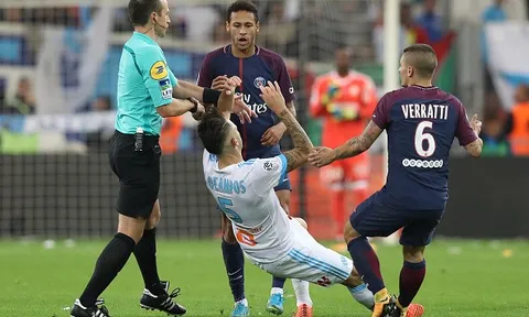 Mới 25 tuổi, Neymar sắp thành vua thẻ đỏ