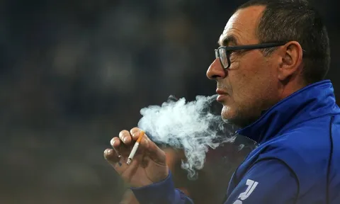'Ngân hàng trưởng' Sarri đang hại Napoli