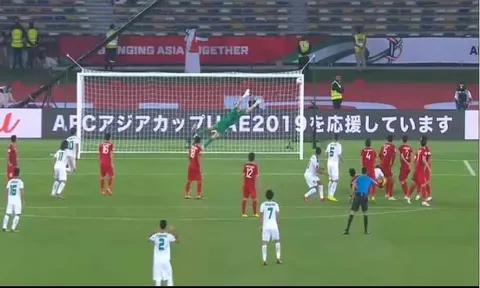 'Ngay cả David De Gea cũng không thể cản phá quả đá đó'