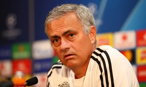 Ngay cả Moyes cũng chẳng thảm như Mourinho