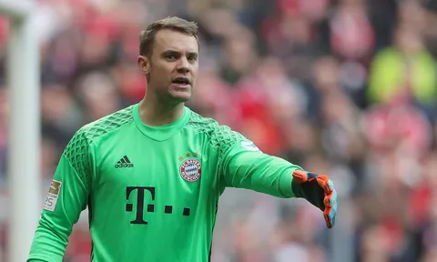 Nghỉ đến cuối mùa, Neuer sẽ lỡ luôn World Cup 2018?