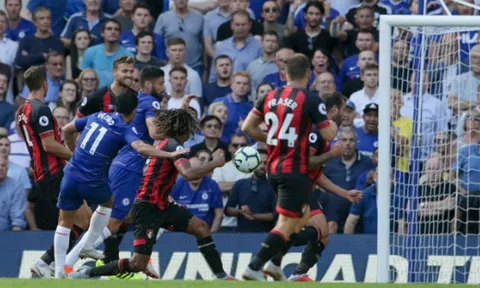 Nghi vấn: Chelsea cài 'gián điệp' vào Bournemouth?