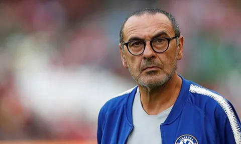 Người cũ Arsenal lên tiếng, khuyên sao Chelsea "bỏ mặc" Sarri