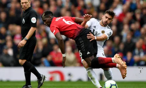 Người hùng hóa tội đồ, Pogba khiến Man United mất điểm tại Old Trafford