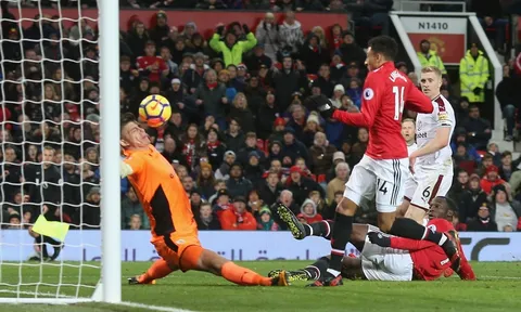 Người hùng Lingard hé lộ thông điệp của Jose Mourinho