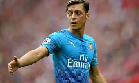 Người nhà tiết lộ lý do Ozil "giận" Arsenal