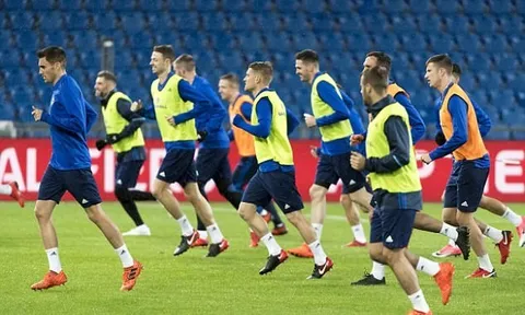 Nguy cơ bị loại khỏi World Cup, Bắc Ireland vẫn cười tươi trên sân tập