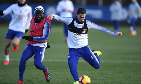 Nguy cơ bị M.U đánh bật khỏi Top 4, Chelsea tập cật lực chiến Man City